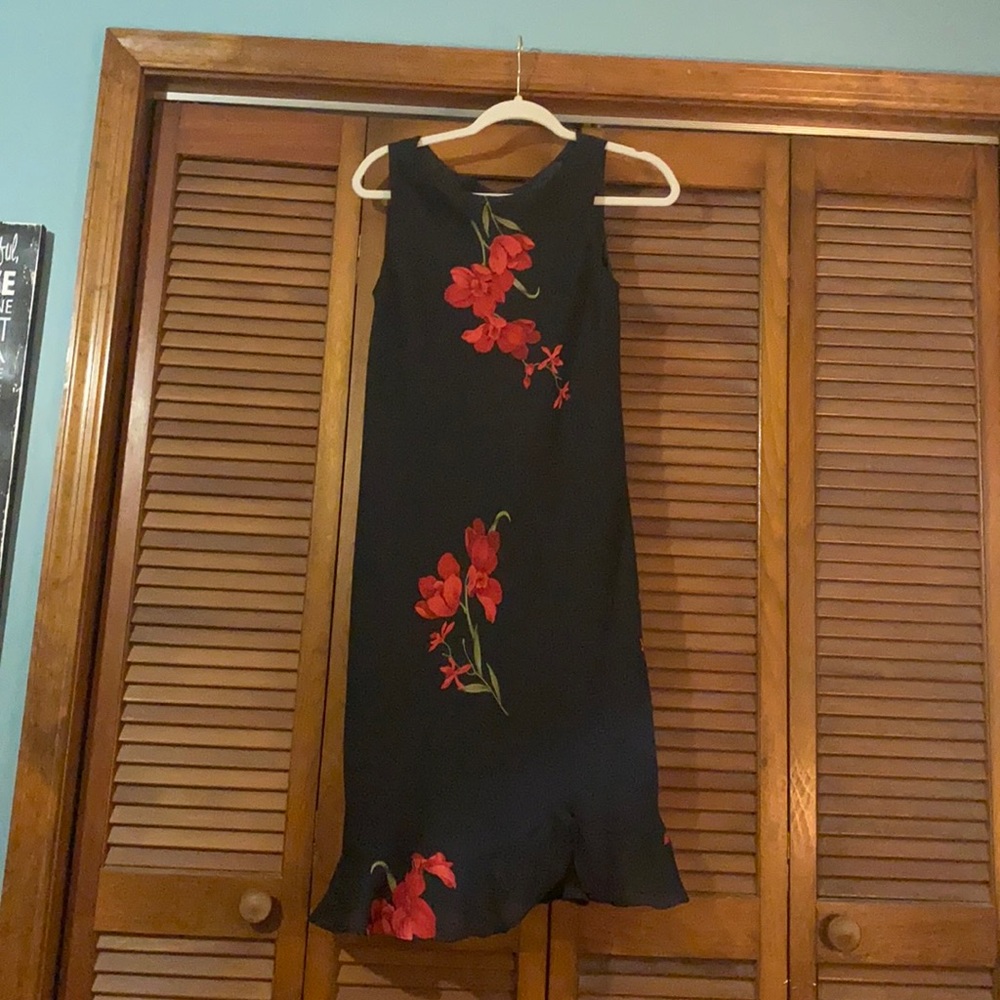 Black / red flower dress